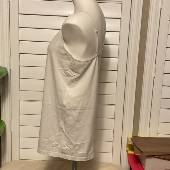 Chic White Camisole Top - Picture 4 of 5